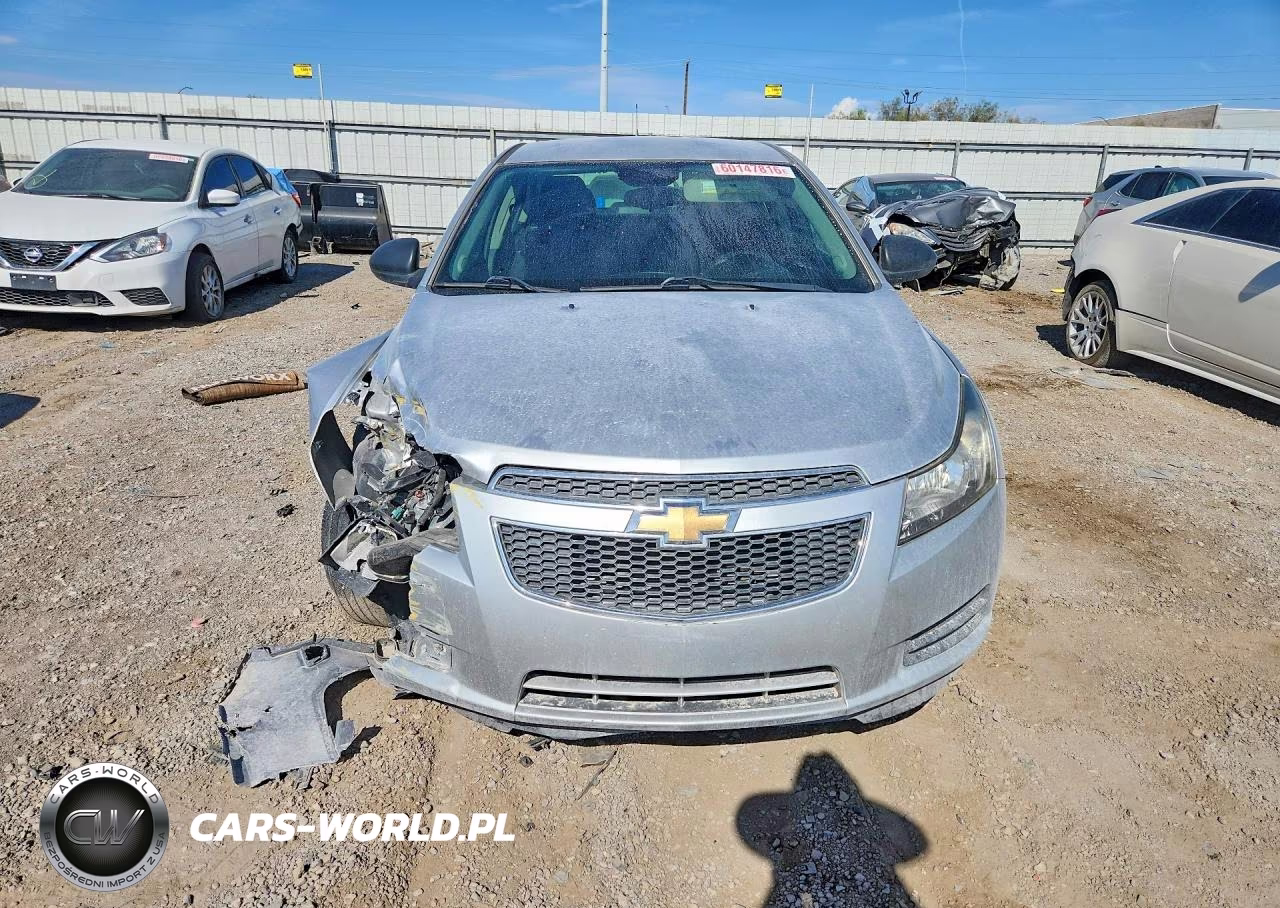 2013 Chevrolet Cruze Ls Auto VIN:1G1PA5SH5D7269841 - 5