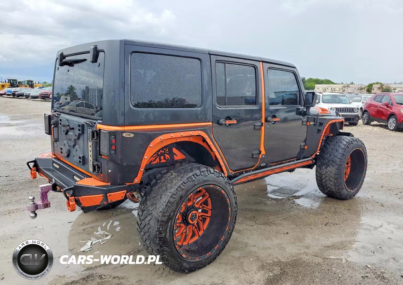 2013 Jeep Wrangler Unlimited Sport VIN:1C4BJWDG3DL521444 - 3