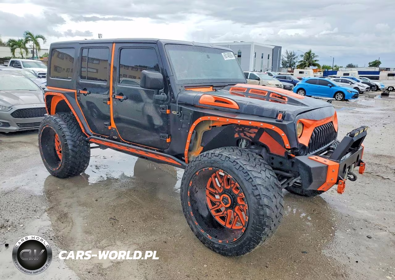 2013 Jeep Wrangler Unlimited Sport VIN:1C4BJWDG3DL521444 - 4