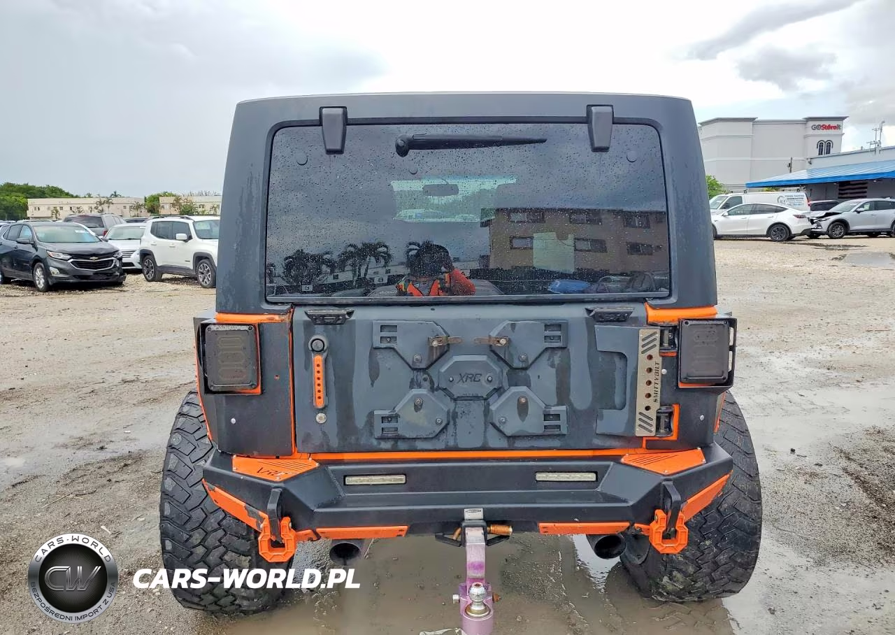 2013 Jeep Wrangler Unlimited Sport VIN:1C4BJWDG3DL521444 - 6