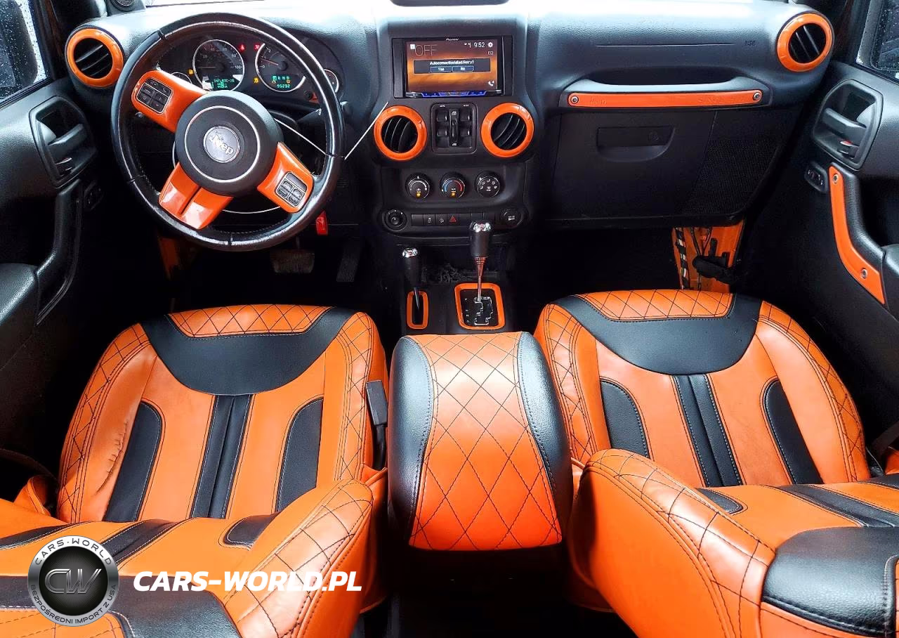 2013 Jeep Wrangler Unlimited Sport VIN:1C4BJWDG3DL521444 - 8