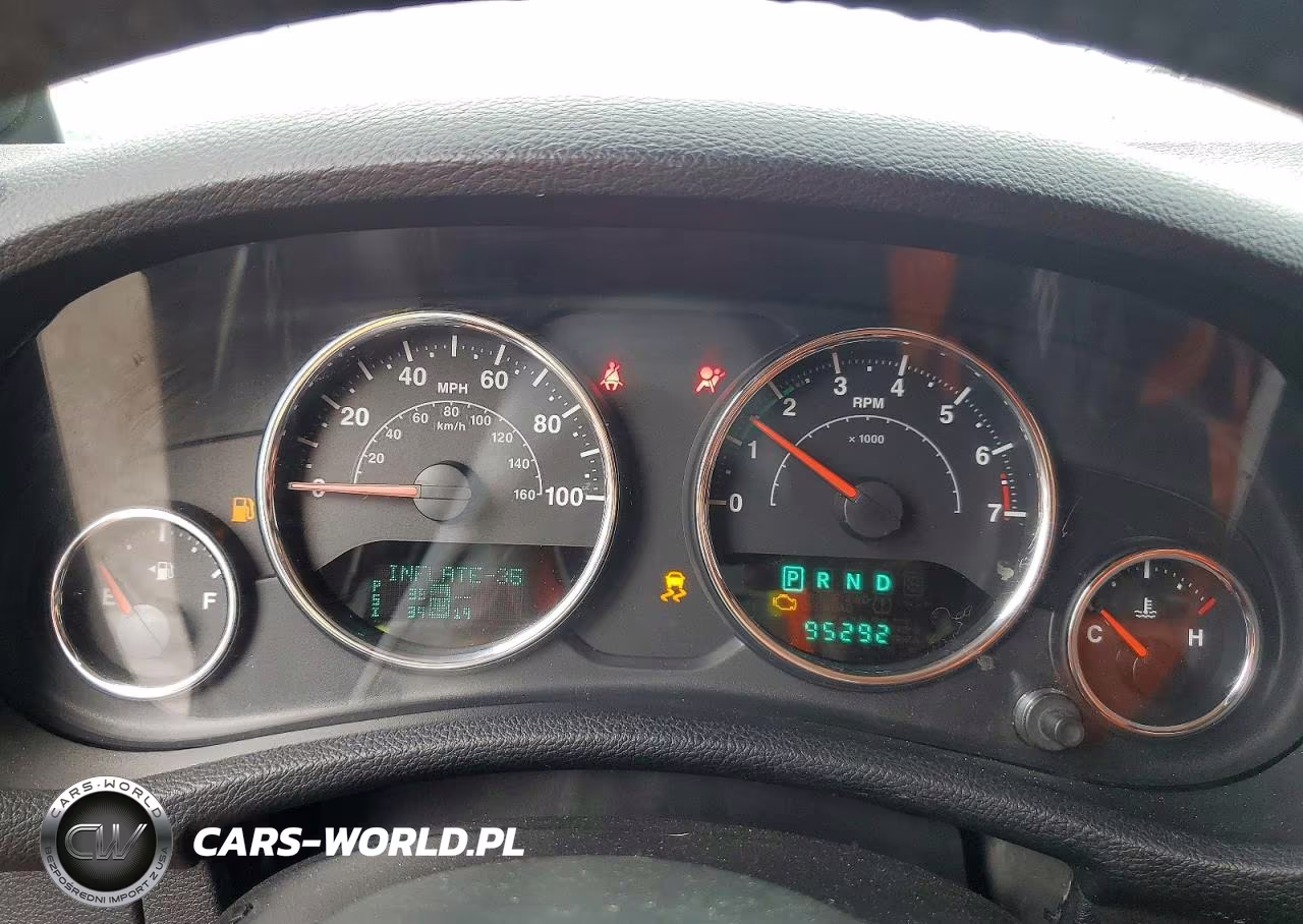 2013 Jeep Wrangler Unlimited Sport VIN:1C4BJWDG3DL521444 - 9