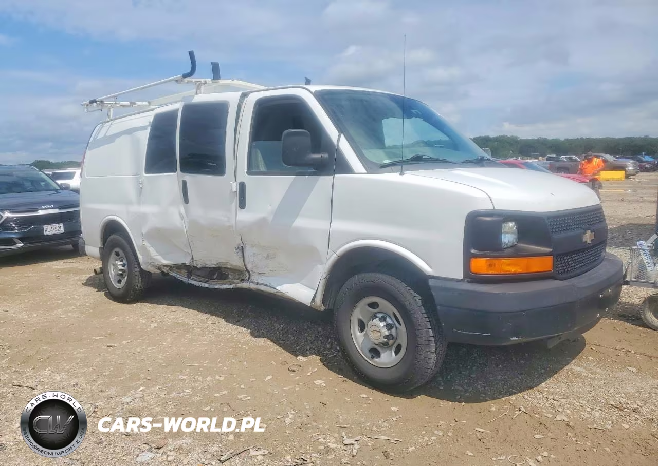 2013 Chevrolet Express 2500 Cargo Delivery Van VIN:1GCWGFCA0D1194008 - 4