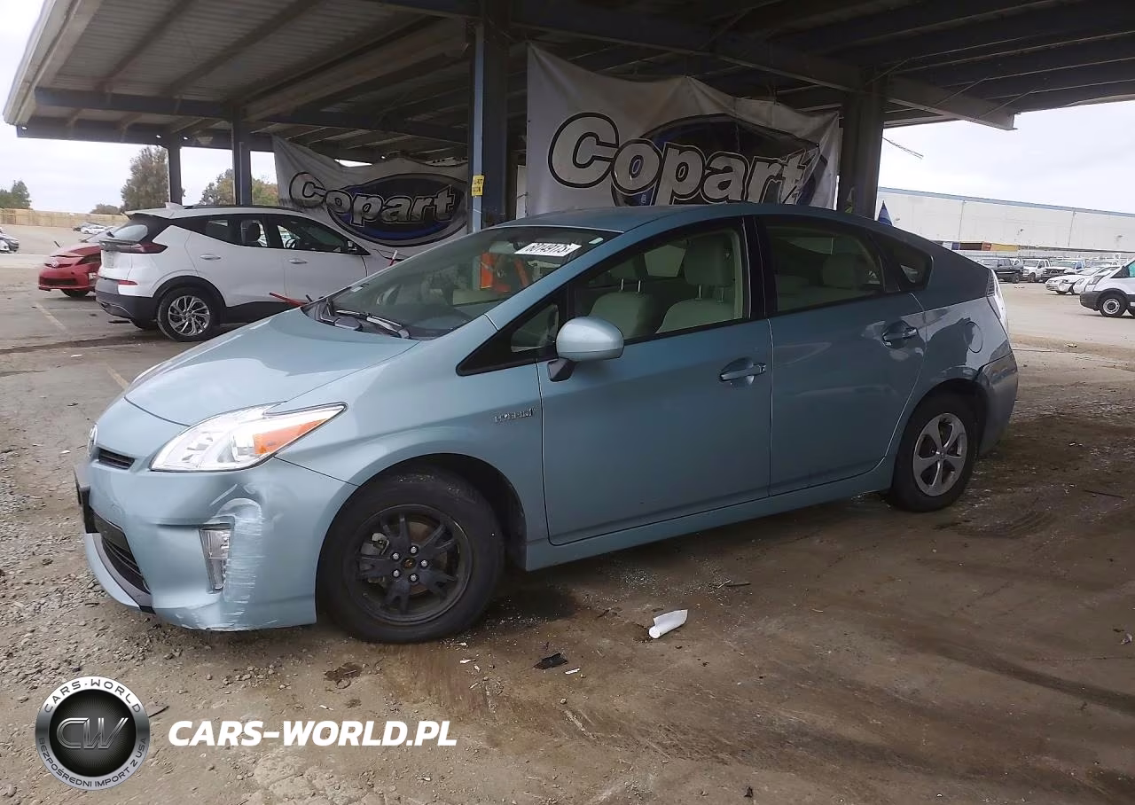 2013 Toyota Prius Two – zdjęcie 1 z 12