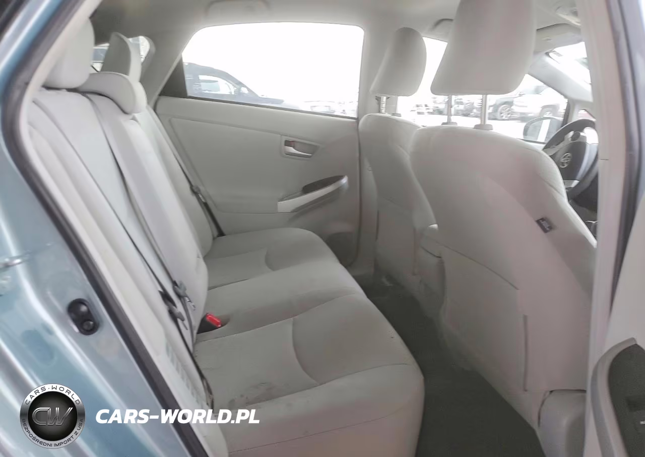 2013 Toyota Prius Two VIN:JTDKN3DU7D1647343 - 10