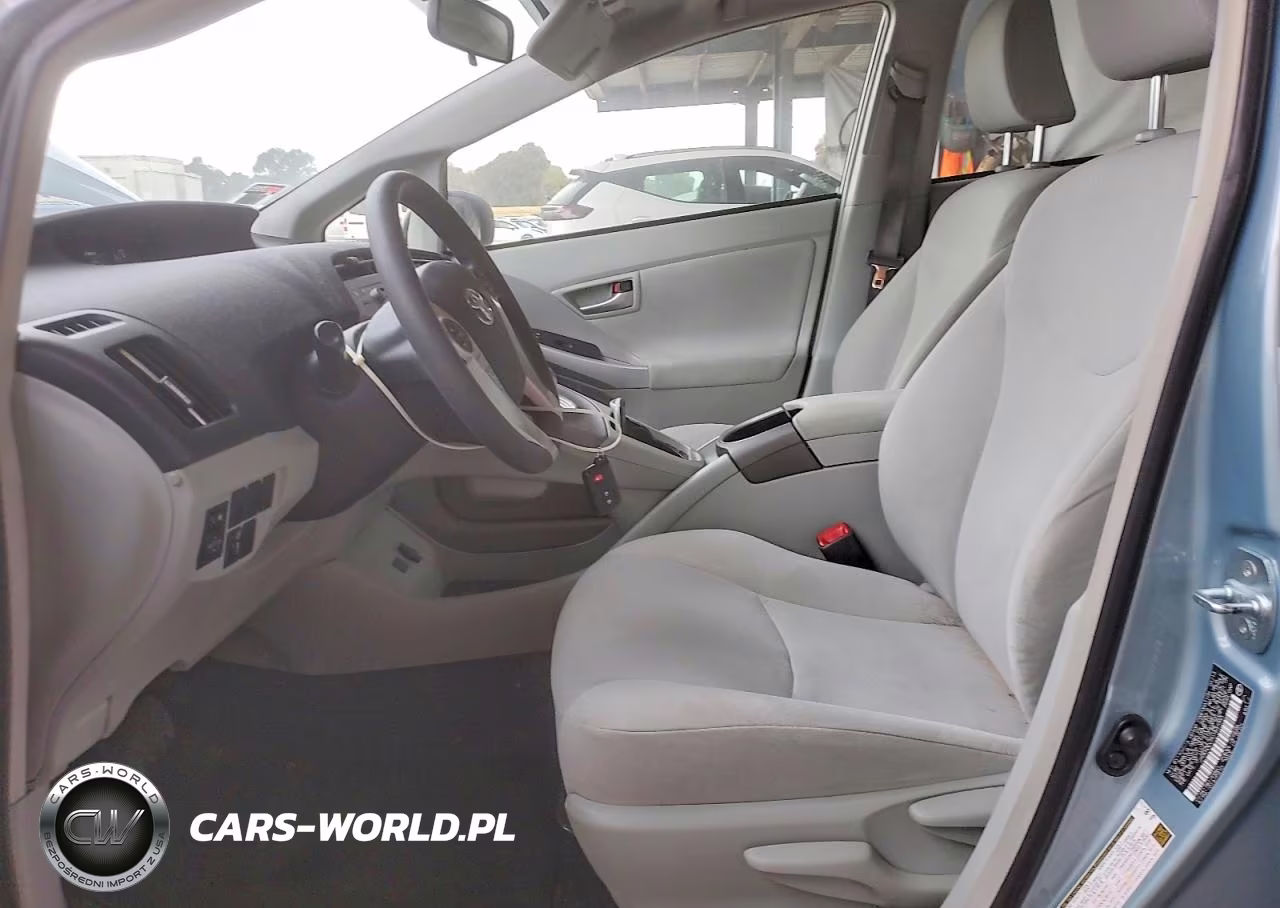 2013 Toyota Prius Two VIN:JTDKN3DU7D1647343 - 7