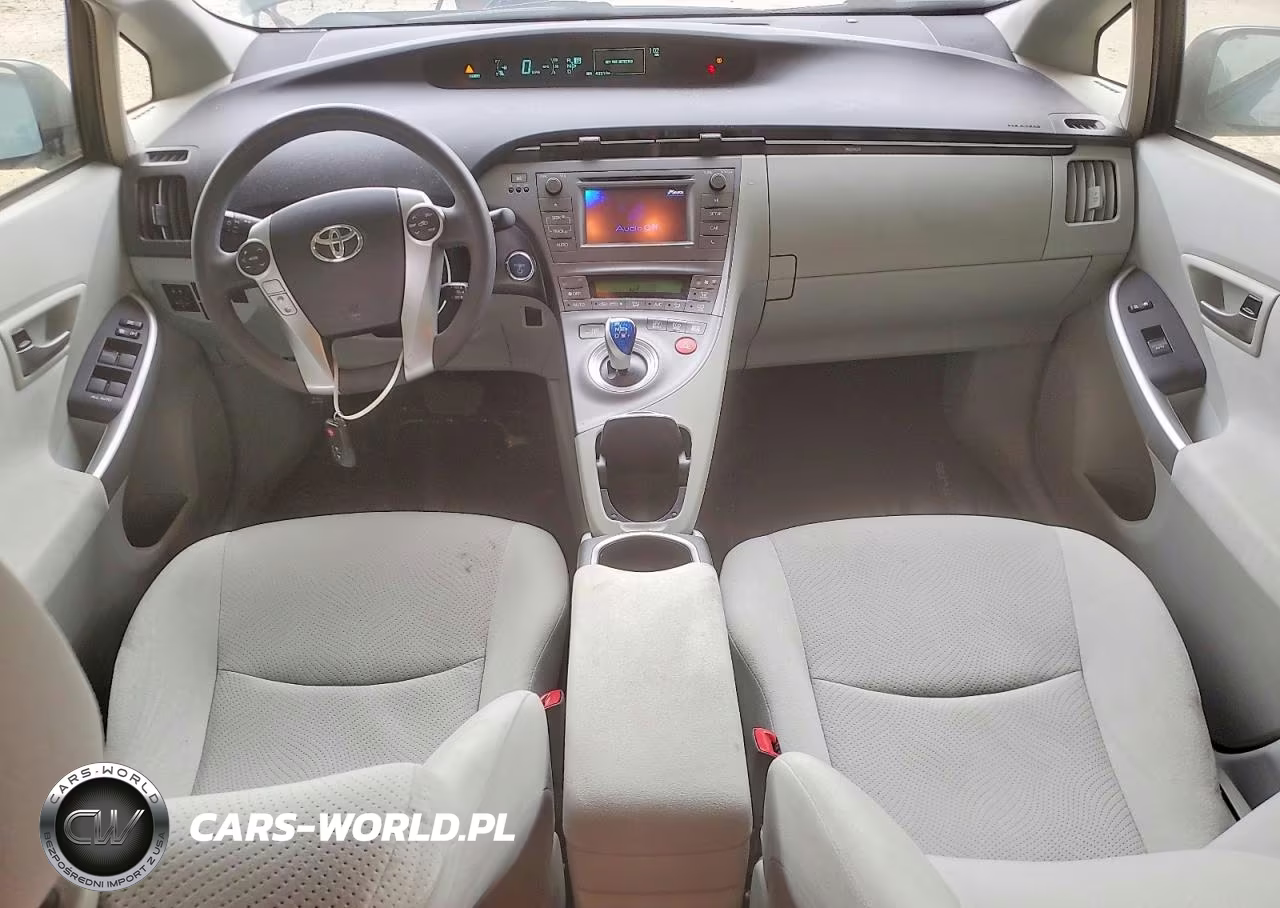 2013 Toyota Prius Two VIN:JTDKN3DU7D1647343 - 8