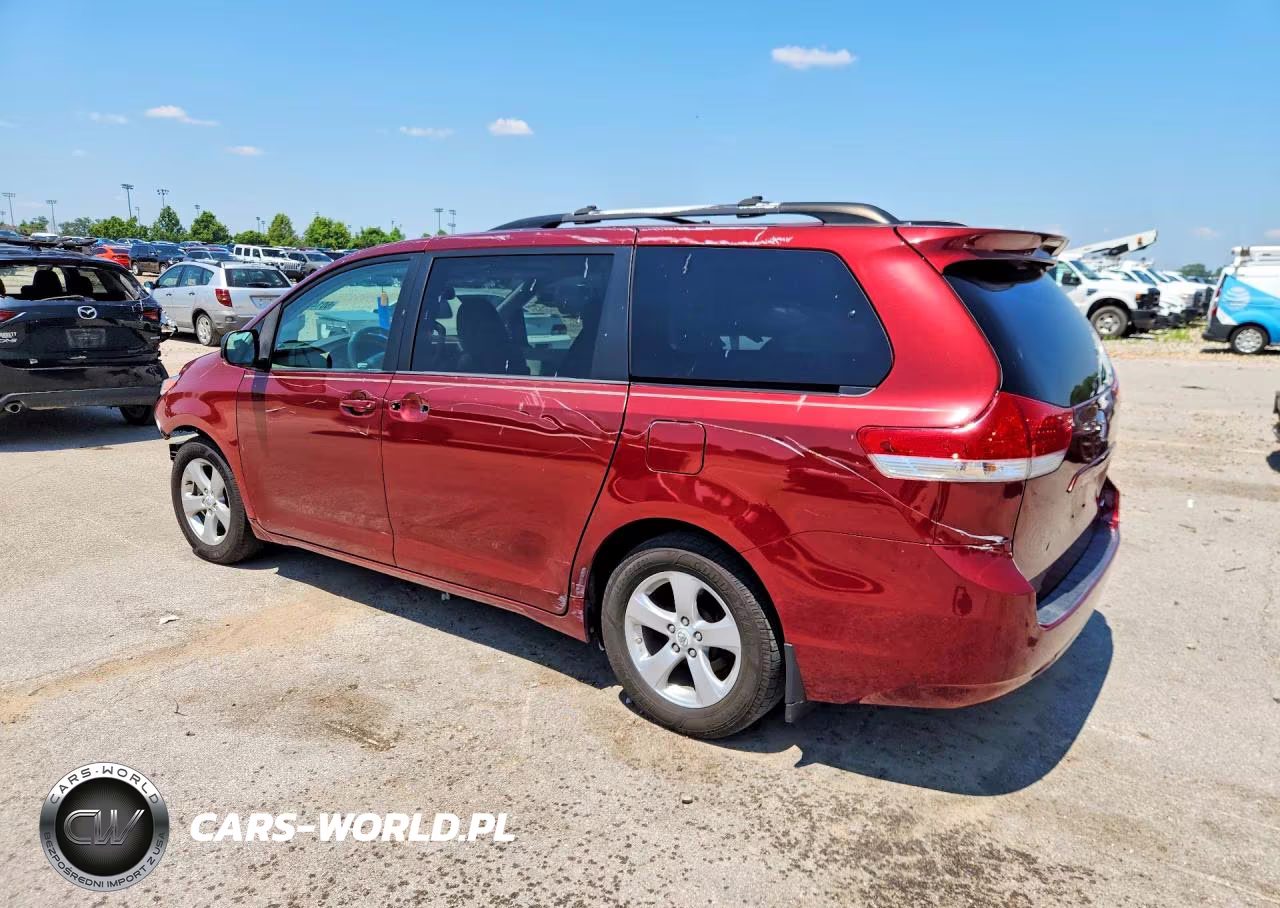 2011 Toyota Sienna Le VIN:5TDKK3DC4BS130260 - 2