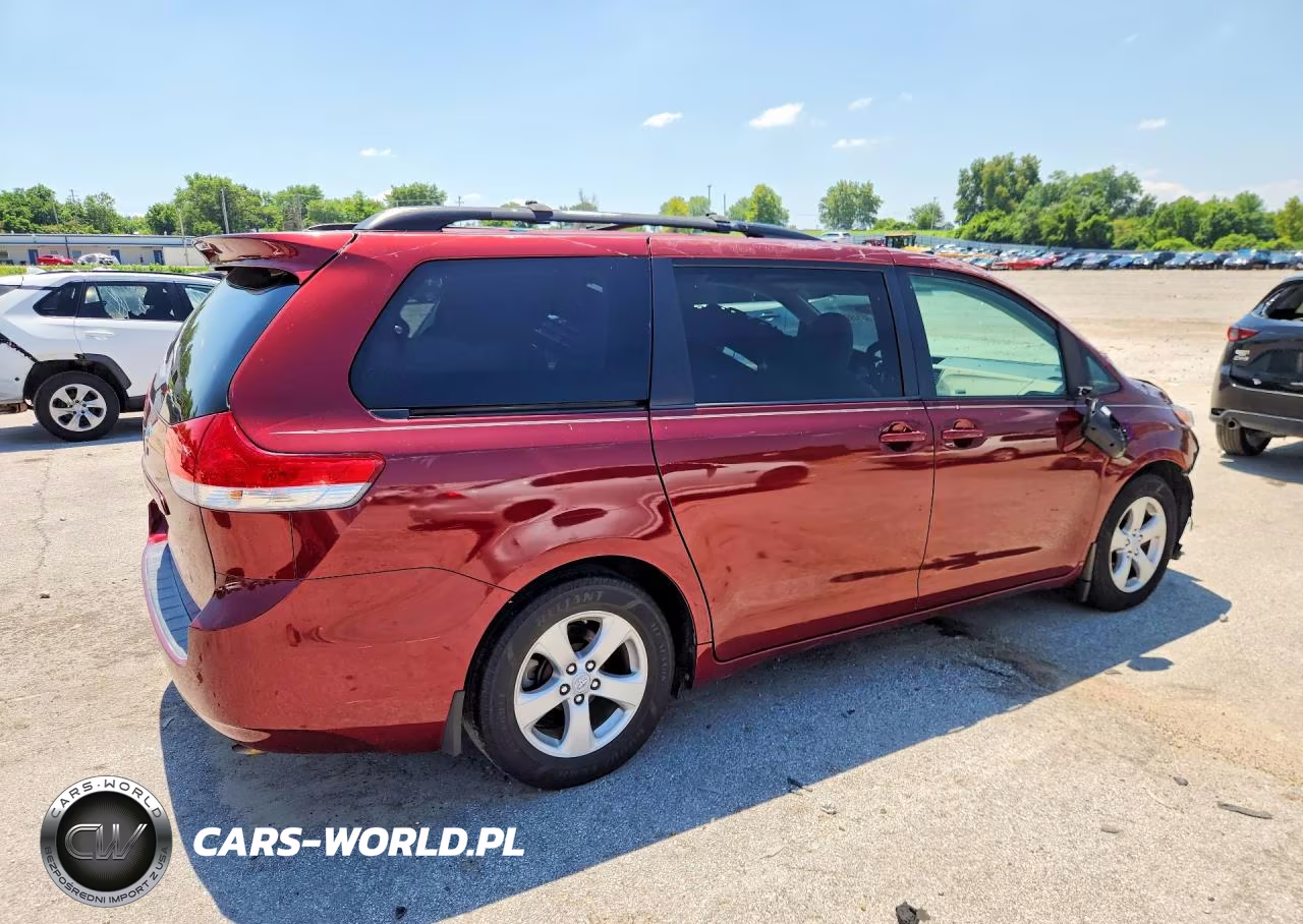 2011 Toyota Sienna Le VIN:5TDKK3DC4BS130260 - 3