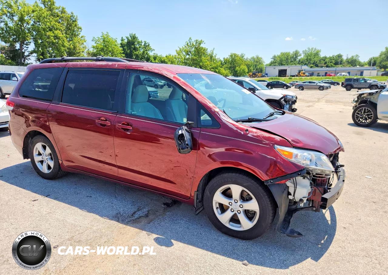 2011 Toyota Sienna Le VIN:5TDKK3DC4BS130260 - 4