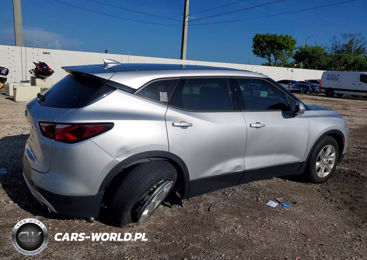 2020 Chevrolet Blazer L VIN:3GNKBARA7LS562342 - 3