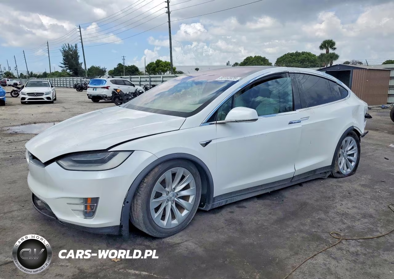 2021 Tesla Model X – zdjęcie 1 z 12