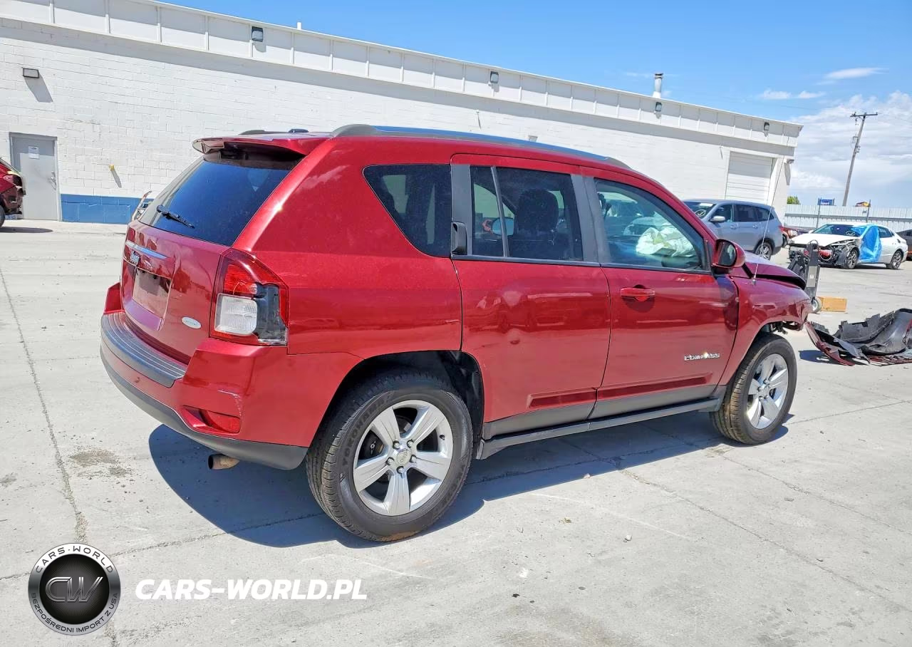 2016 Jeep Compass Latitude VIN:1C4NJDEB3GD810424 - 3