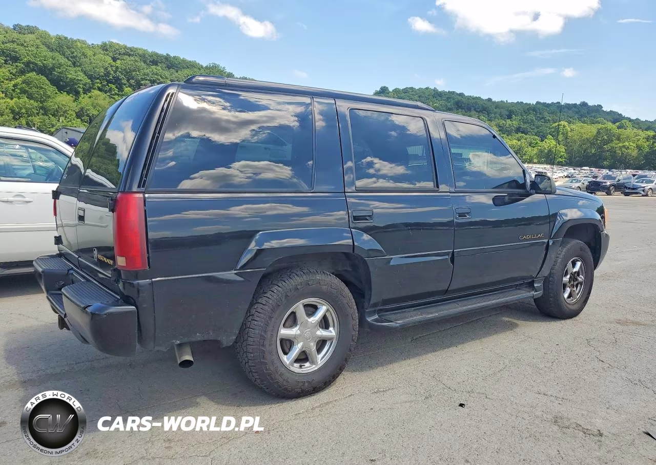 2000 Cadillac Escalade Luxury VIN:1GYEK63R6YR176324 - 3