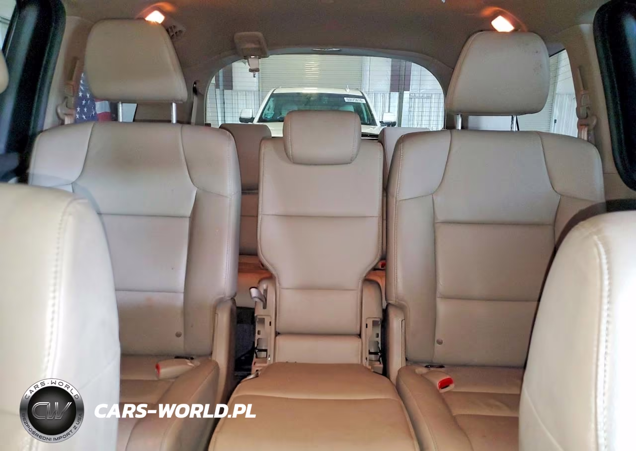 2011 Honda Odyssey Touring VIN:5FNRL5H95BB018335 - 10