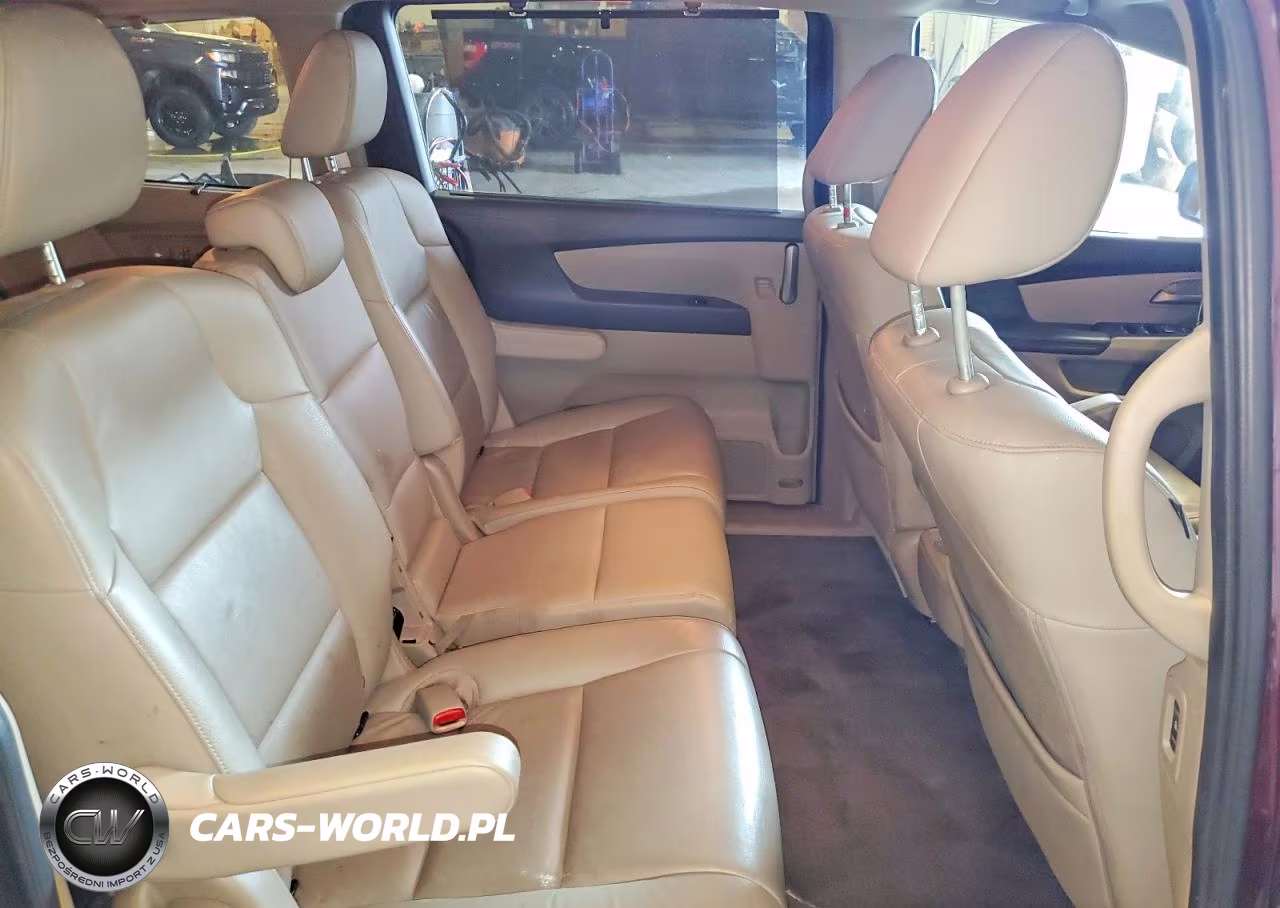 2011 Honda Odyssey Touring VIN:5FNRL5H95BB018335 - 11
