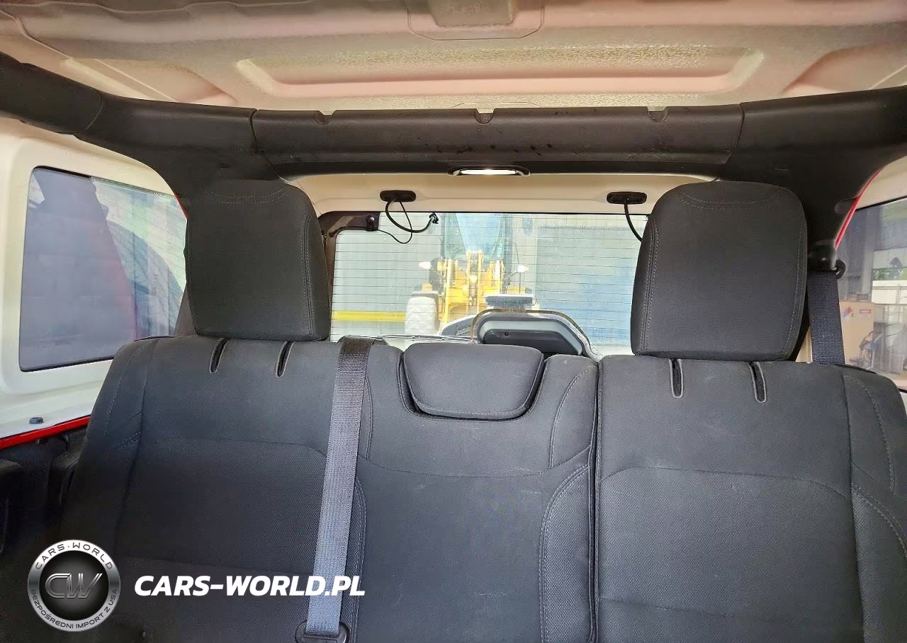 2019 Jeep Wrangler Unlimited Sahara VIN:1C4HJXEN8KW511307 - 10