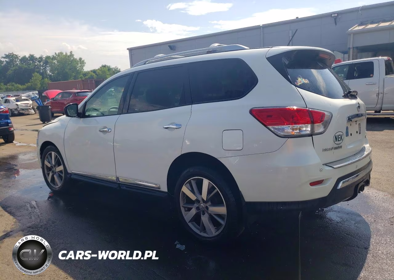 2015 Nissan Pathfinder Platinum VIN:5N1AR2MM5FC632465 - 2