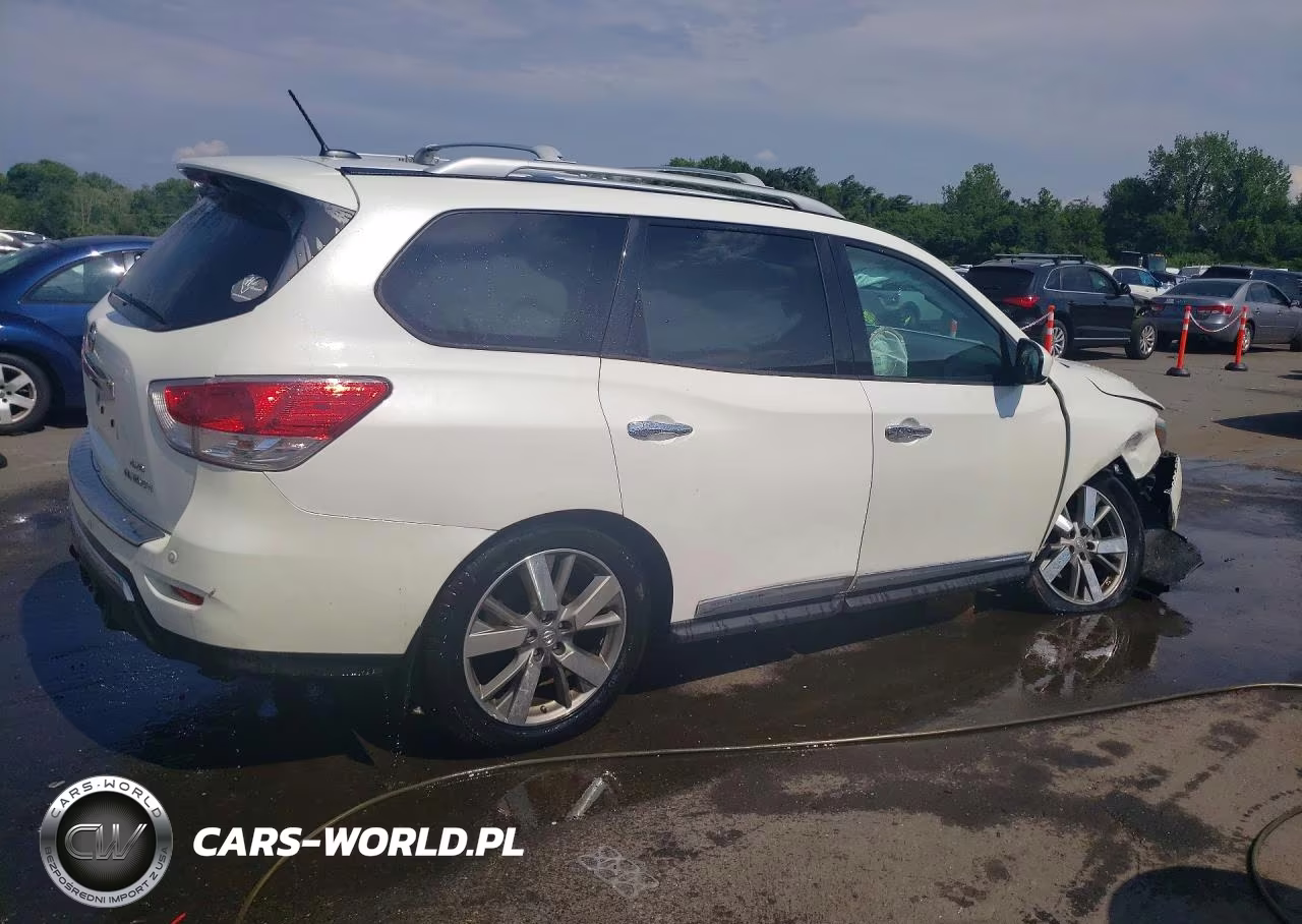2015 Nissan Pathfinder Platinum VIN:5N1AR2MM5FC632465 - 3