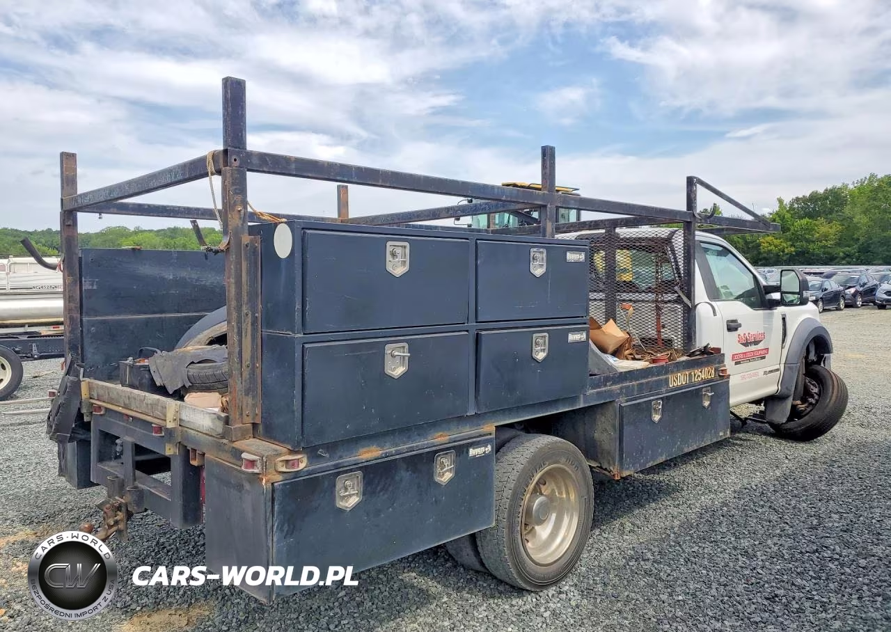 2019 Ford F450 Super Duty VIN:1FDUF4GT3KEG63913 - 3