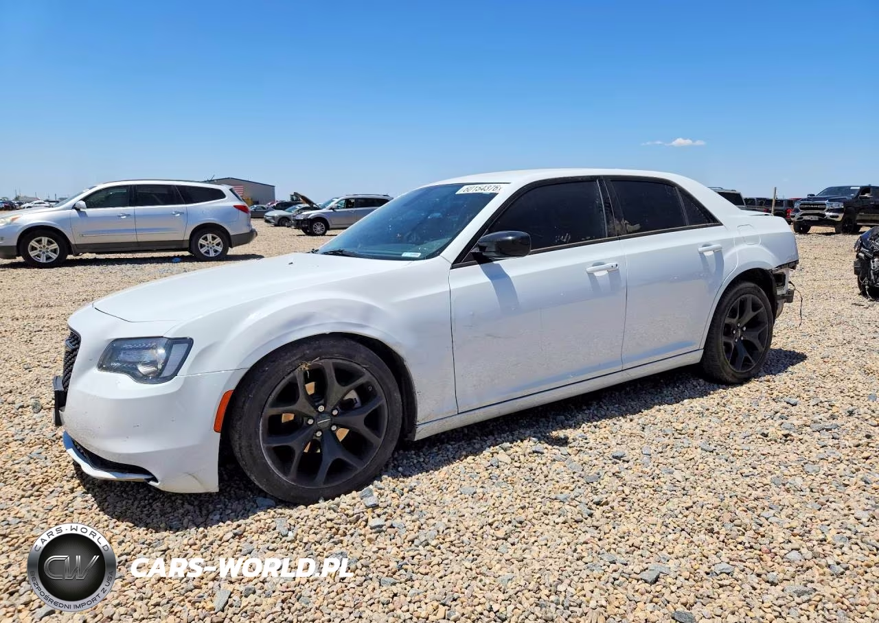 2022 Chrysler 300 Touring – zdjęcie 1 z 13