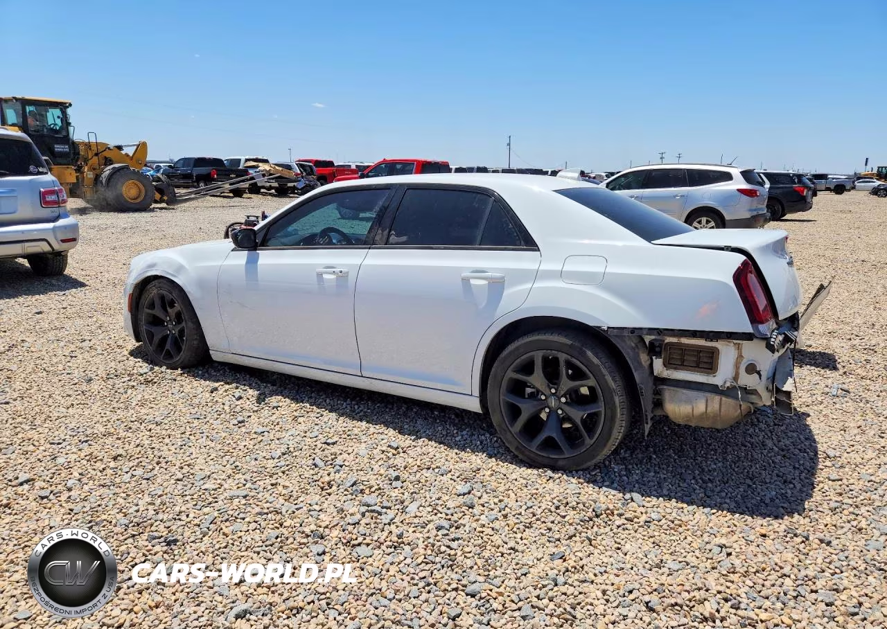 2022 Chrysler 300 Touring VIN:2C3CCAAG6NH256558 - 2