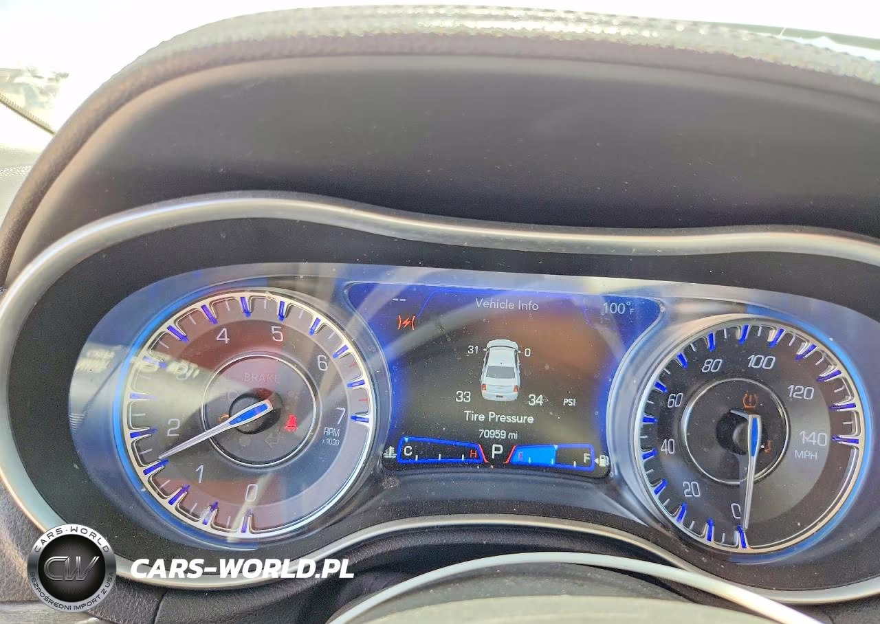 2022 Chrysler 300 Touring VIN:2C3CCAAG6NH256558 - 9