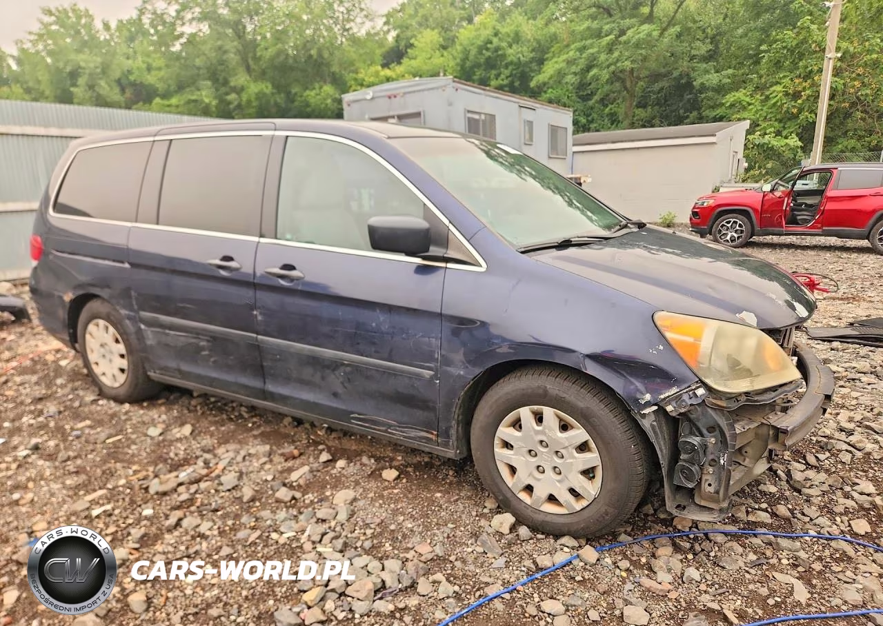 2008 Honda Odyssey Lx VIN:5FNRL38208B049217 - 4
