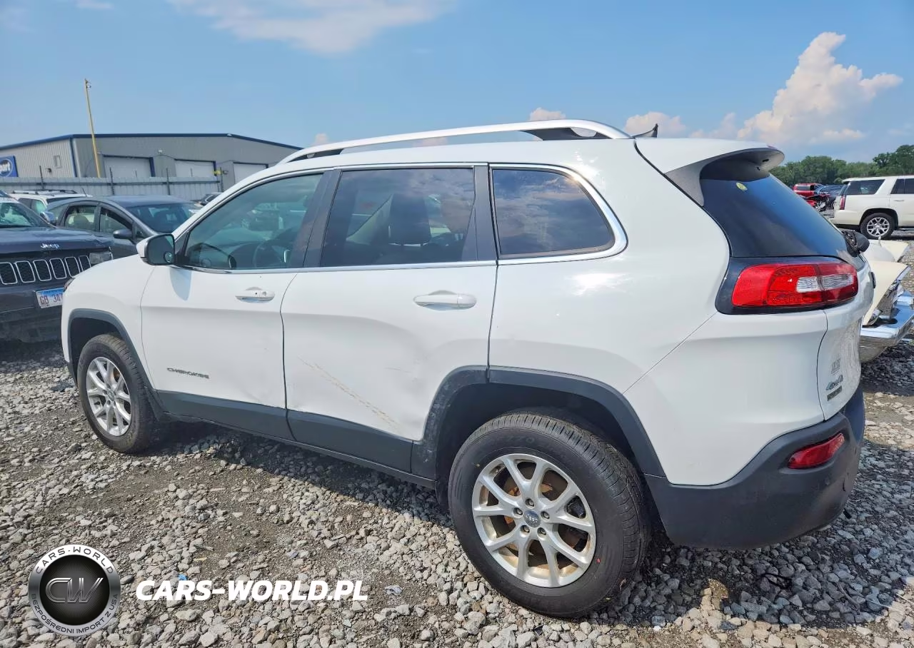 2016 Jeep Cherokee Latitude VIN:1C4PJMCB2GW214690 - 2