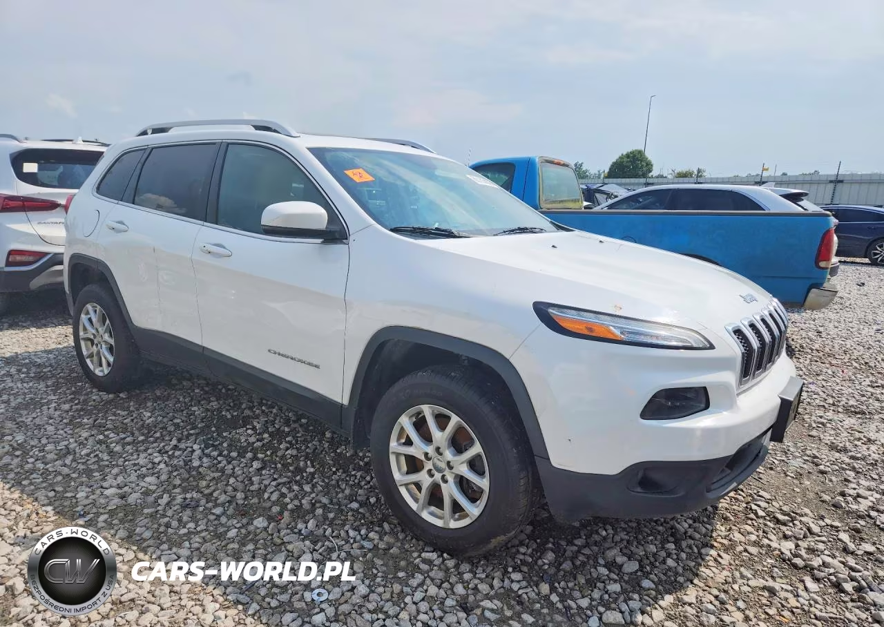 2016 Jeep Cherokee Latitude VIN:1C4PJMCB2GW214690 - 4