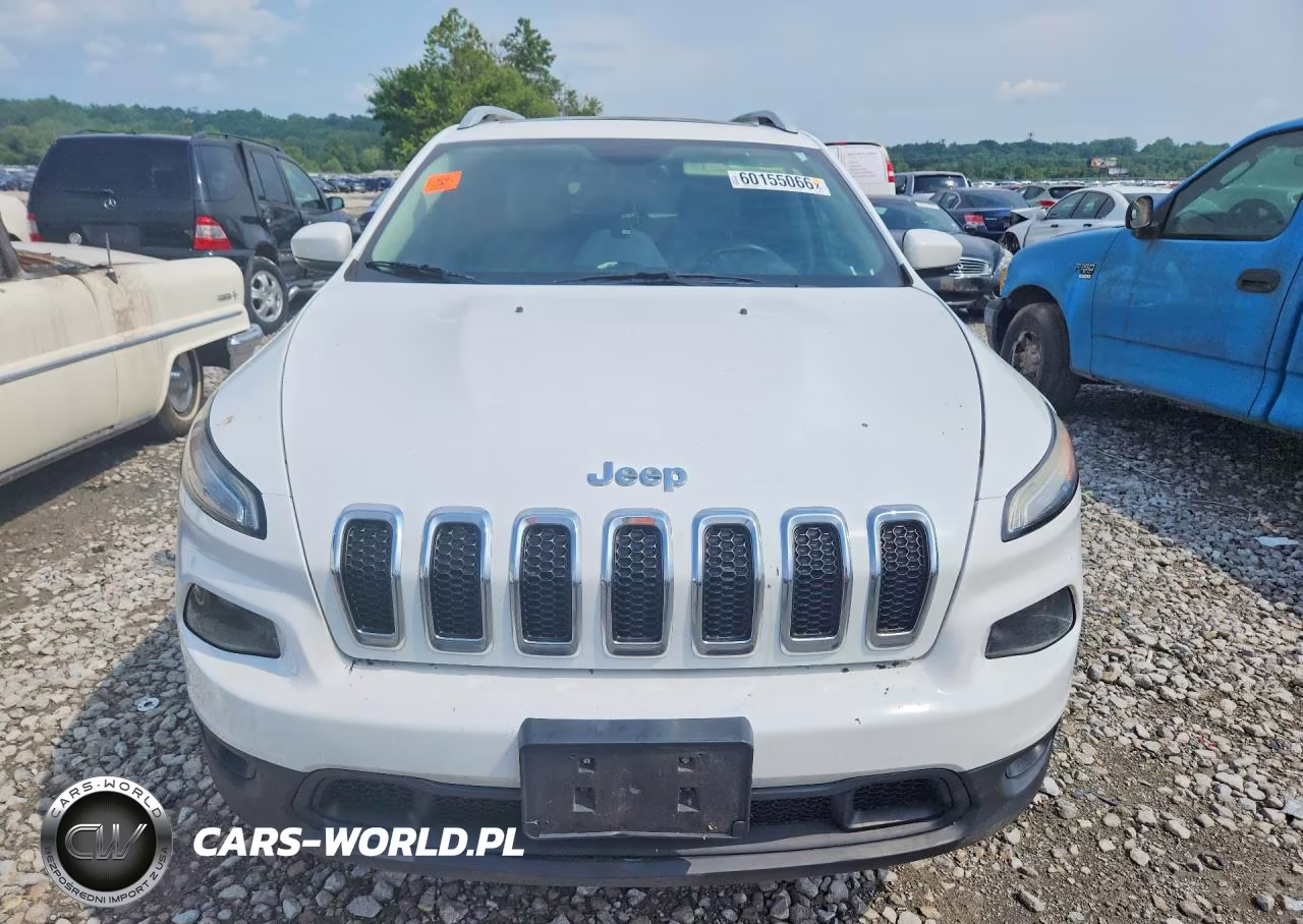 2016 Jeep Cherokee Latitude VIN:1C4PJMCB2GW214690 - 5