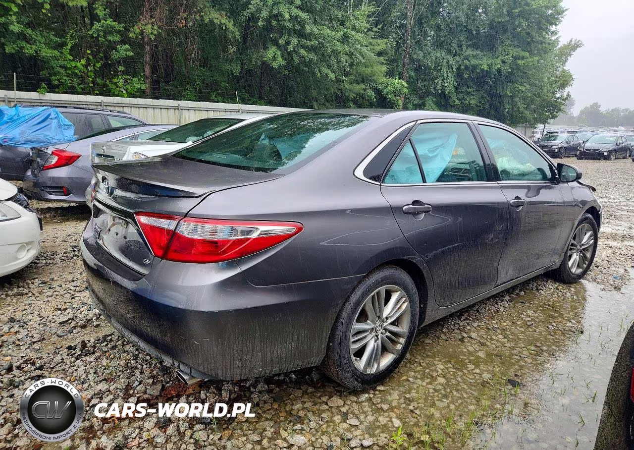 2015 Toyota Camry Se VIN:4T1BF1FK4FU109208 - 3
