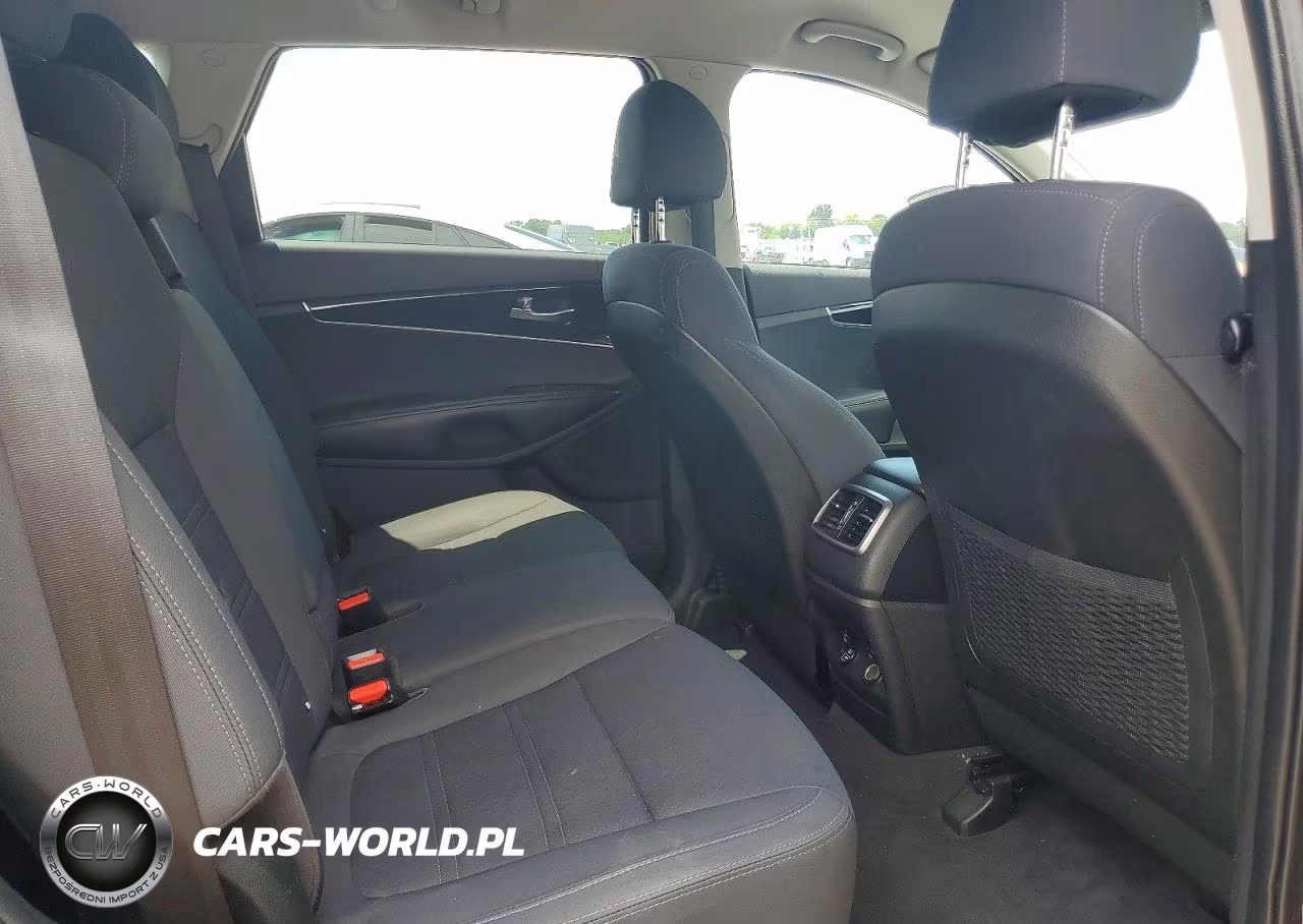 2018 Kia Sorento Lx V6 VIN:5XYPGDA5XJG414426 - 11
