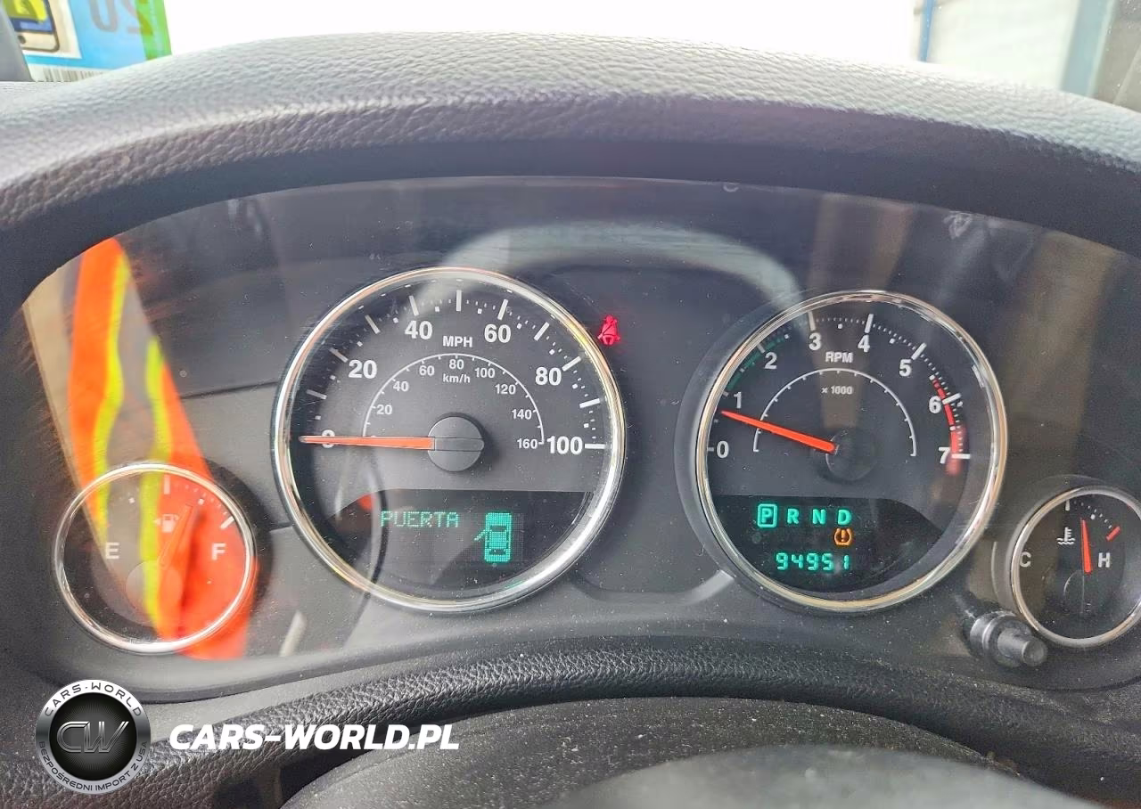 2011 Jeep Wrangler Unlimited Sahara VIN:1J4BA5H1XBL532660 - 9
