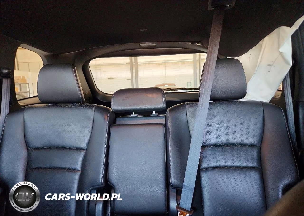 2019 Honda Passport Touring VIN:5FNYF7H97KB000403 - 10