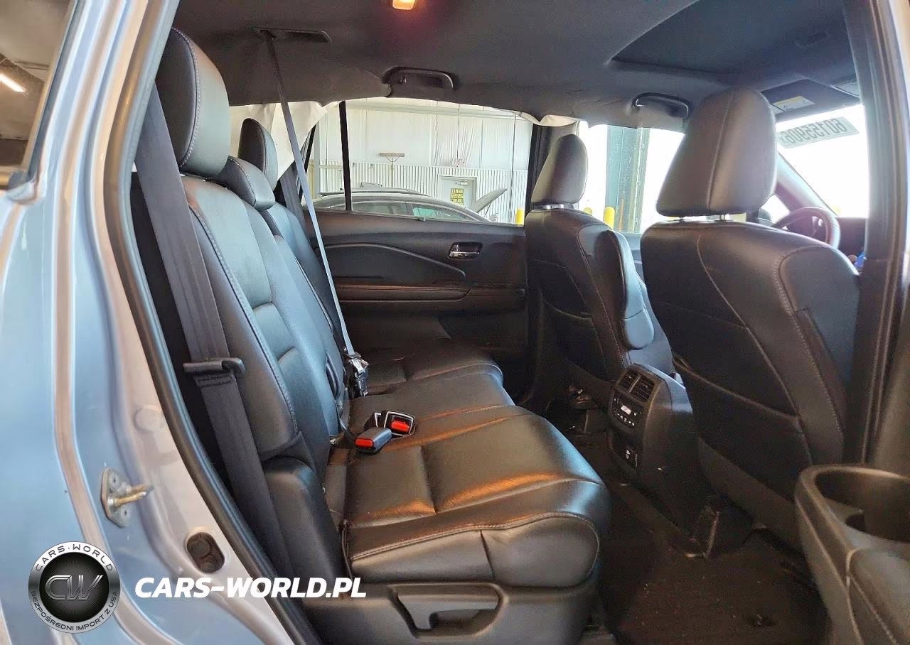 2019 Honda Passport Touring VIN:5FNYF7H97KB000403 - 11
