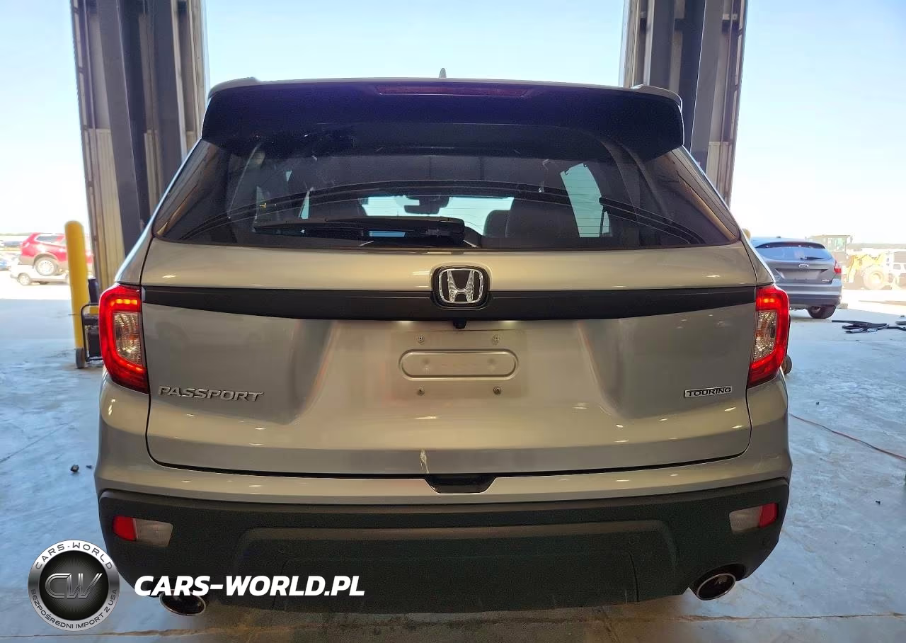 2019 Honda Passport Touring VIN:5FNYF7H97KB000403 - 6