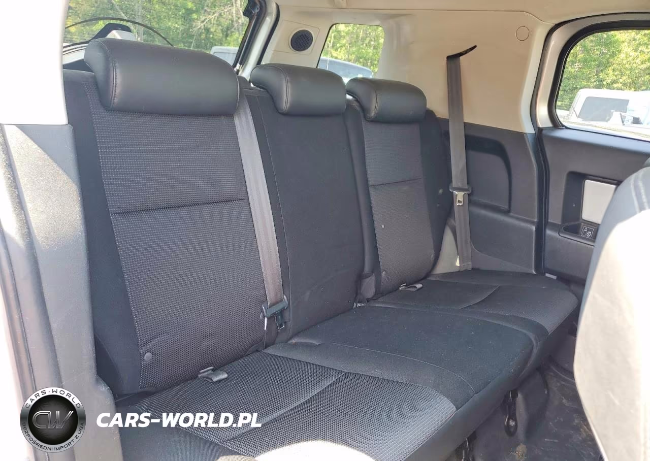 2007 Toyota Fj Cruiser Base VIN:JTEBU11F670058240 - 10