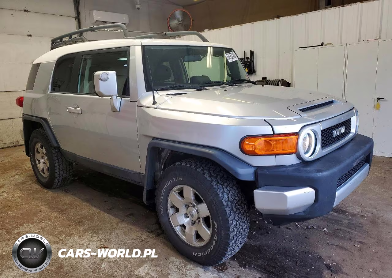 2007 Toyota Fj Cruiser Base VIN:JTEBU11F670058240 - 4