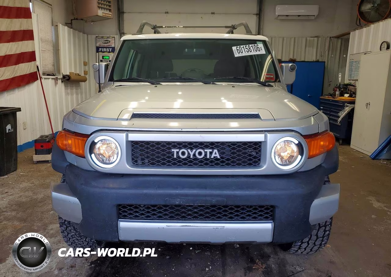 2007 Toyota Fj Cruiser Base VIN:JTEBU11F670058240 - 5