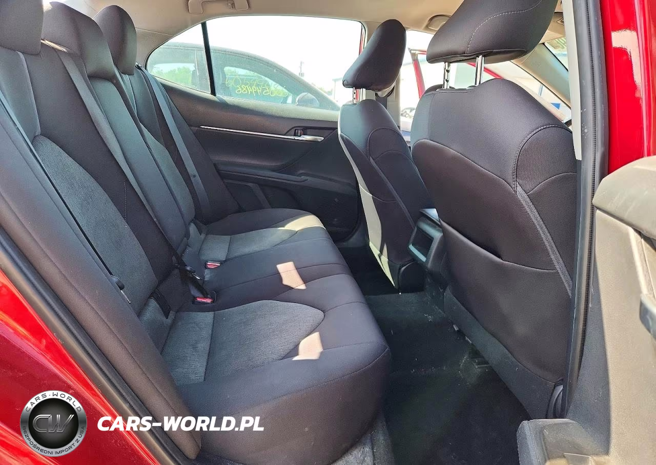2021 Toyota Camry Le VIN:4T1C11BK4MU044740 - 10