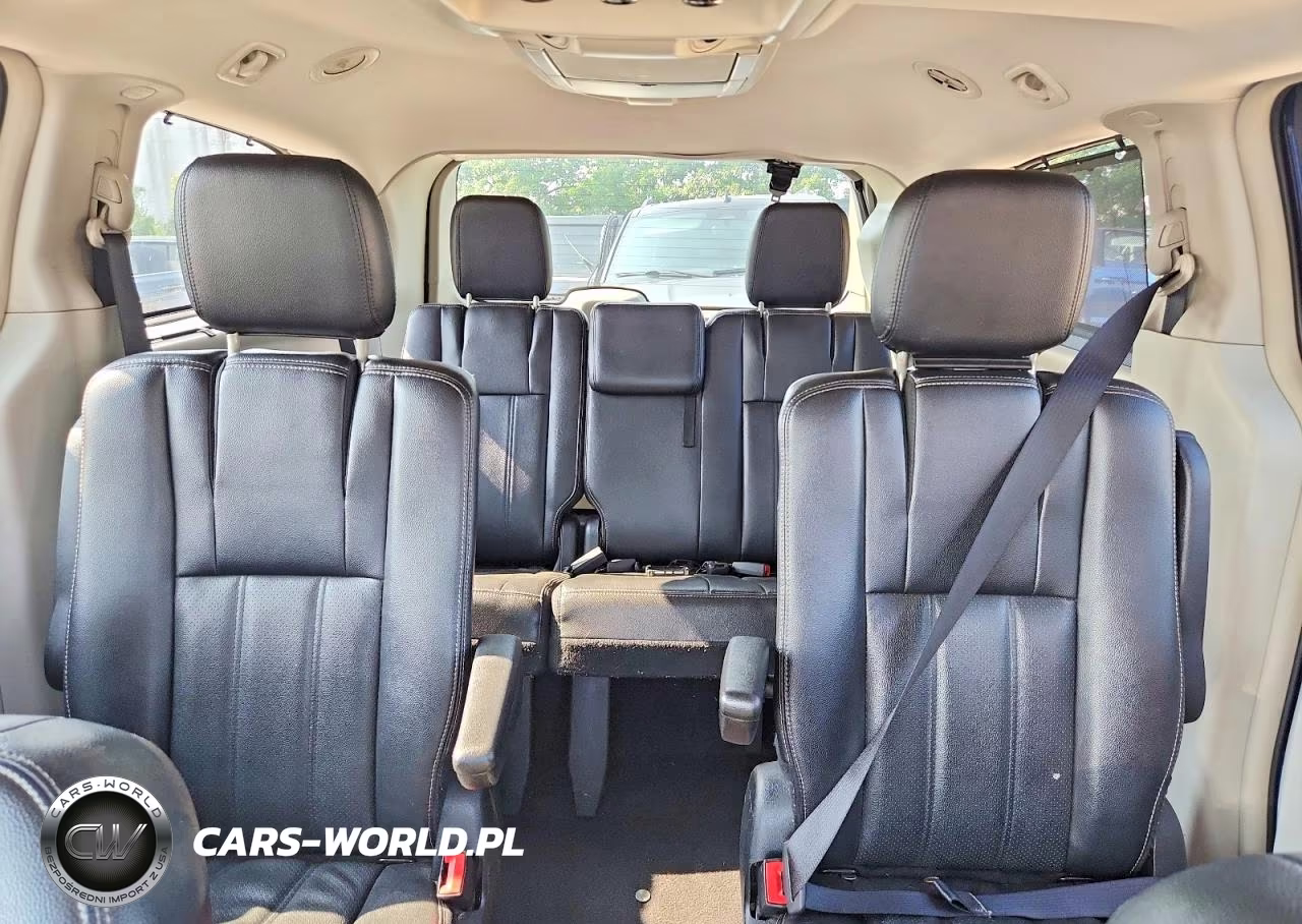 2014 Chrysler Town & Country Touring L VIN:2C4RC1CG4ER115971 - 10