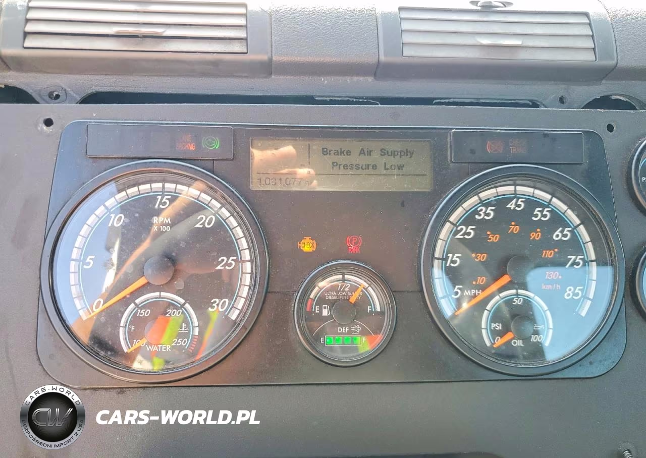 2019 Freightliner Cascadia 1 - Semi Truck VIN:3AKBGDDR0KSKS4646 - 8