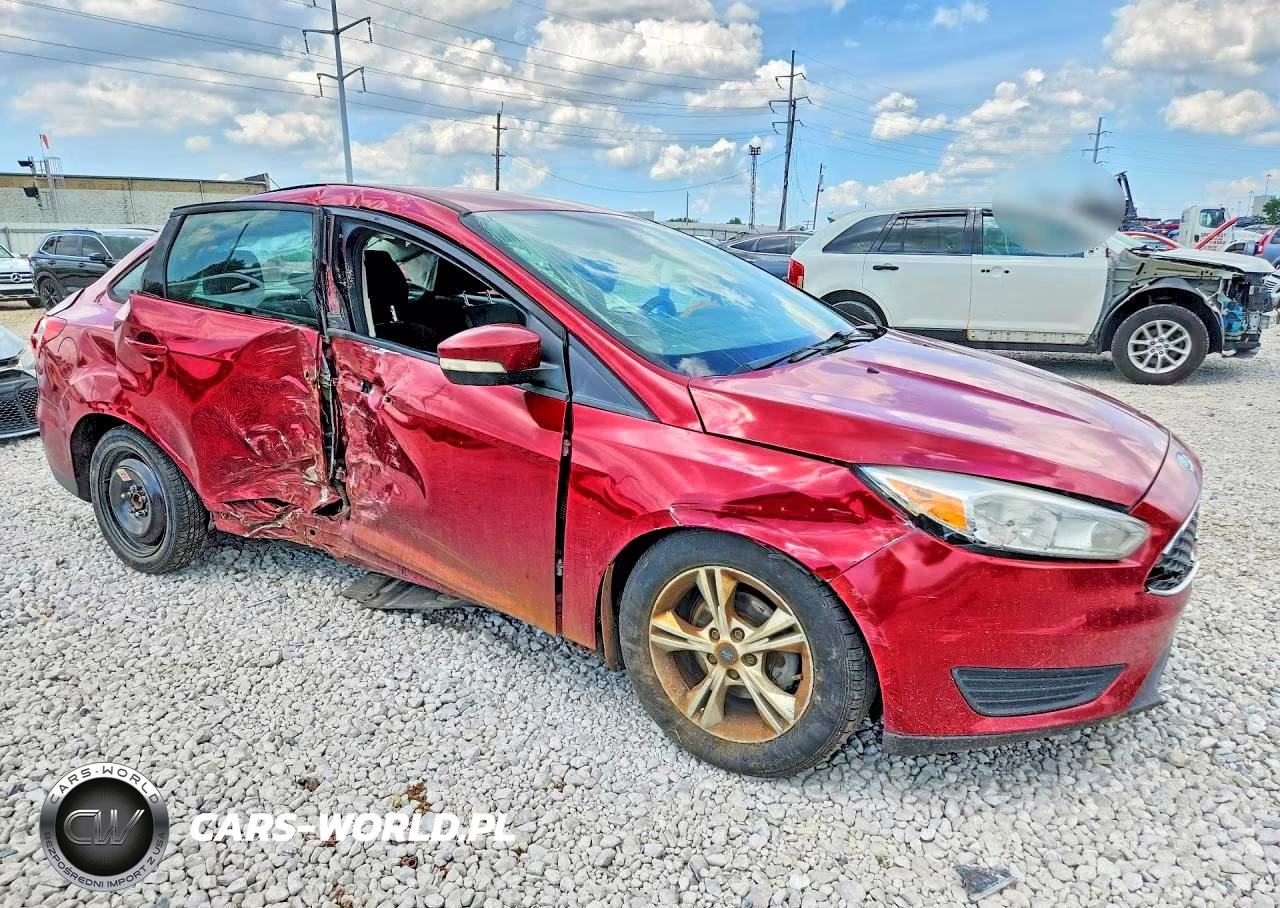 2016 Ford Focus Se VIN:1FADP3F25GL376456 - 4