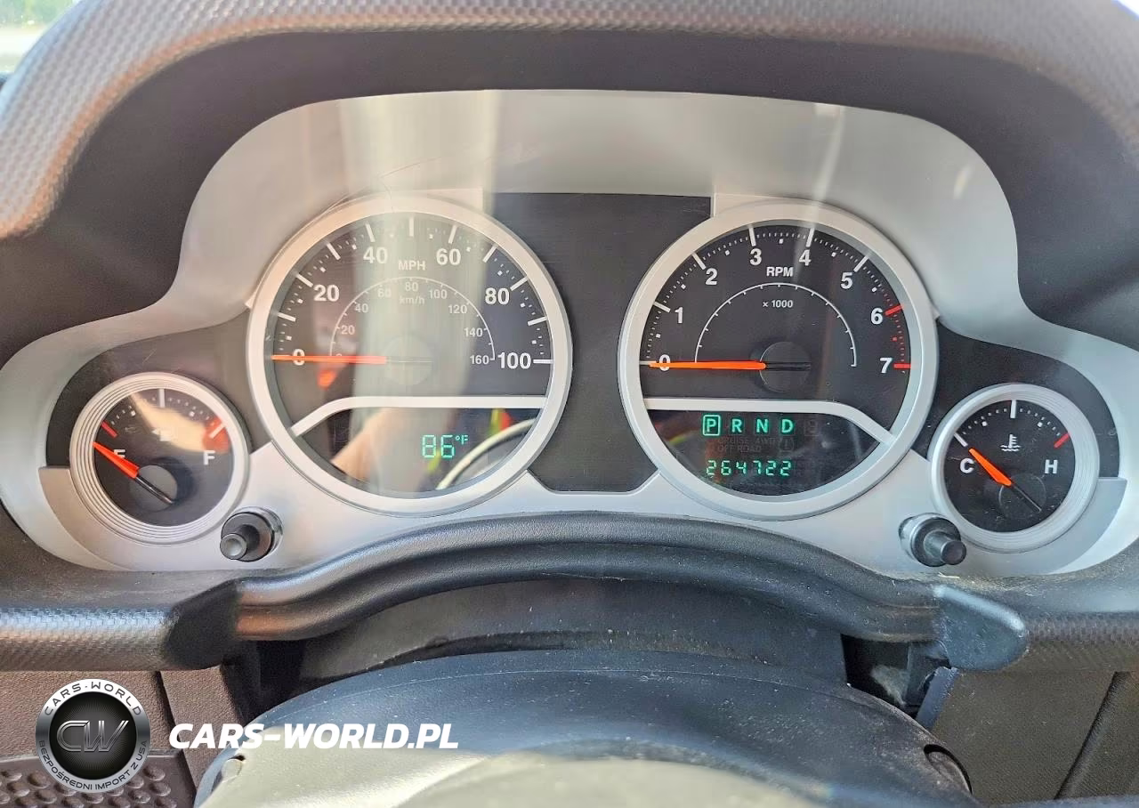 2008 Jeep Wrangler Unlimited Sahara VIN:1J4GA59178L539272 - 9
