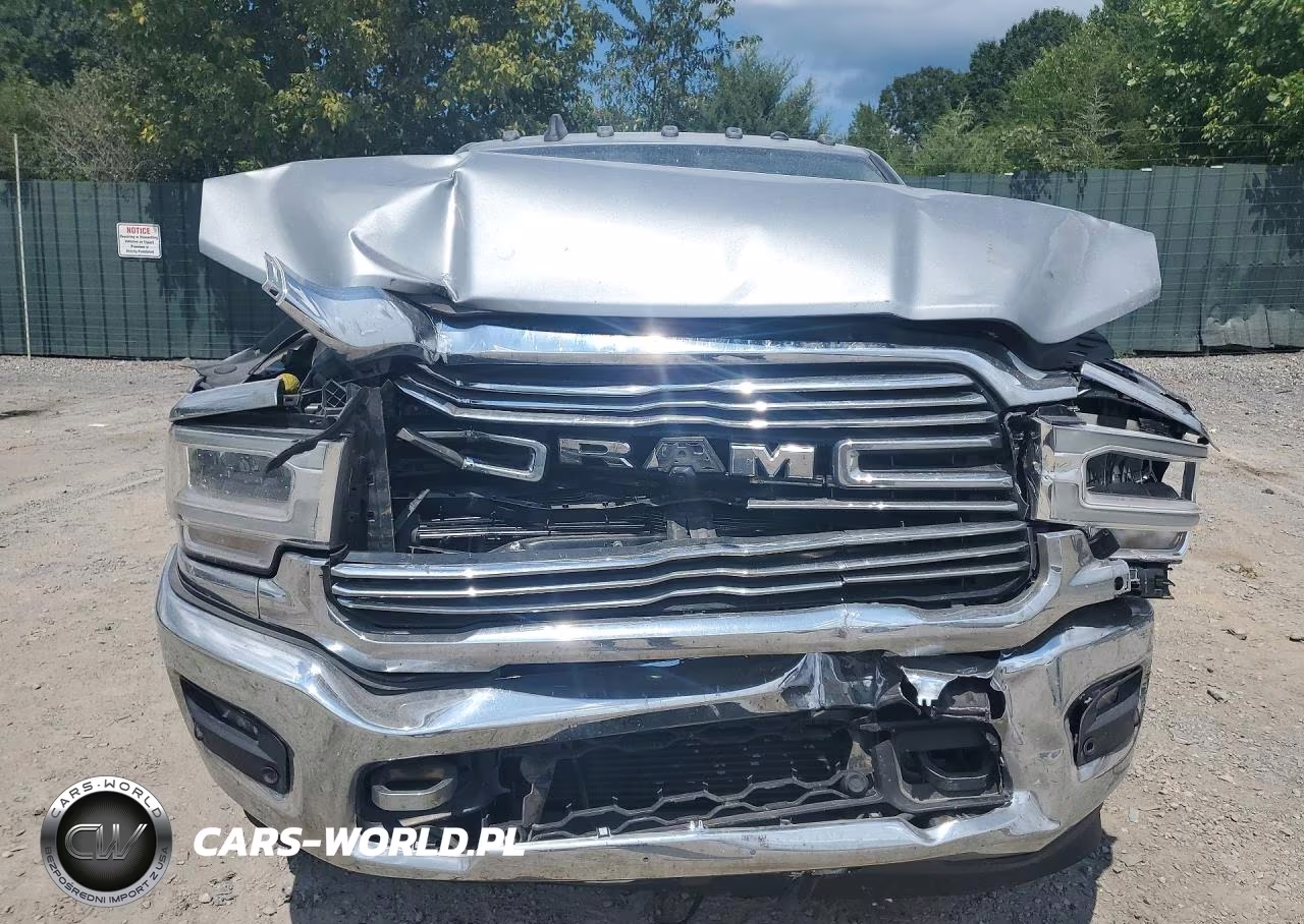 2022 Ram 3500 Laramie VIN:3C63RRJL9NG287610 - 5