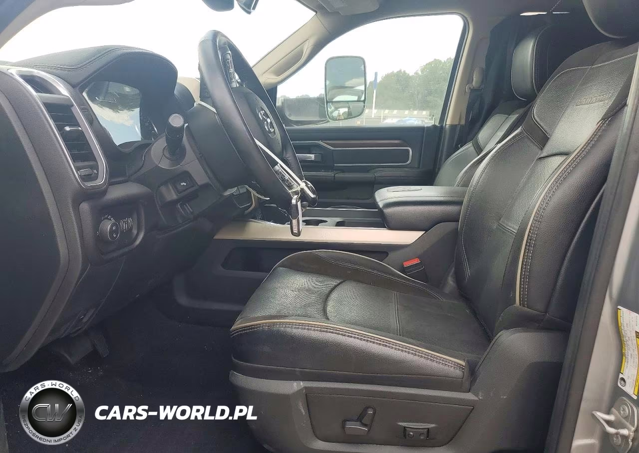 2022 Ram 3500 Laramie VIN:3C63RRJL9NG287610 - 7