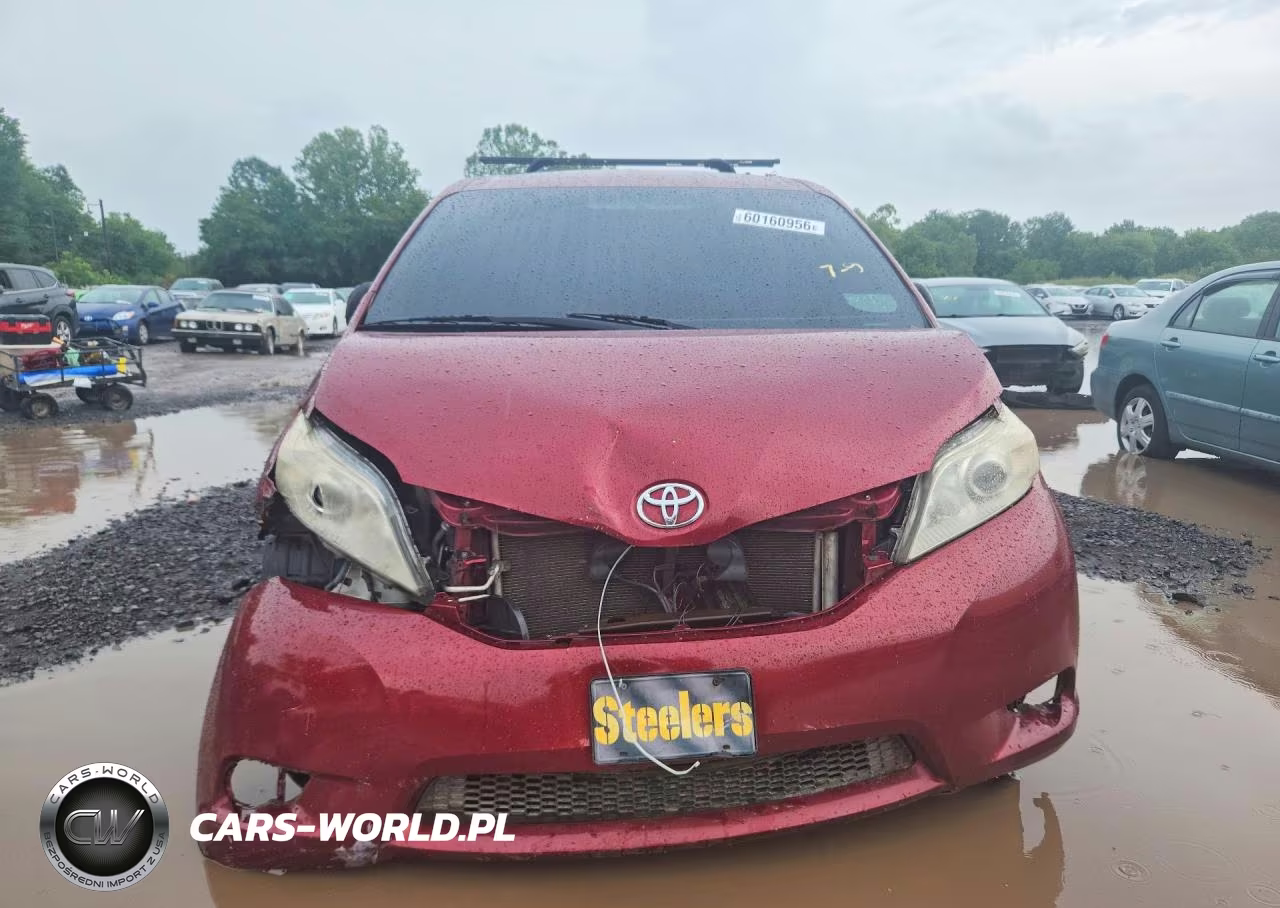 2012 Toyota Sienna Base 7-Passenger VIN:5TDKA3DC4CS016358 - 5