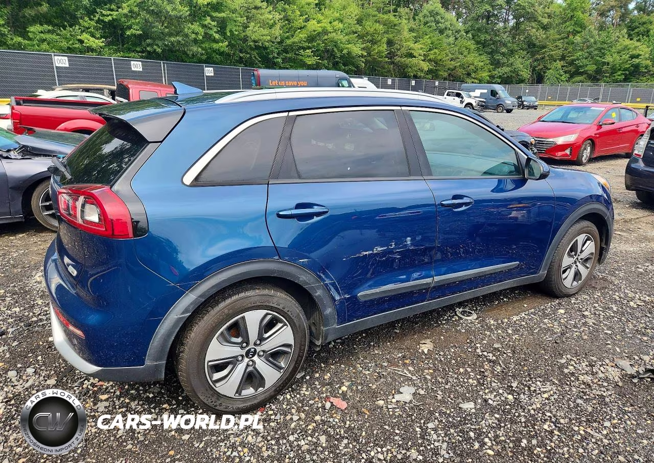 2019 Kia Niro Lx VIN:KNDCB3LC2K5217053 - 3