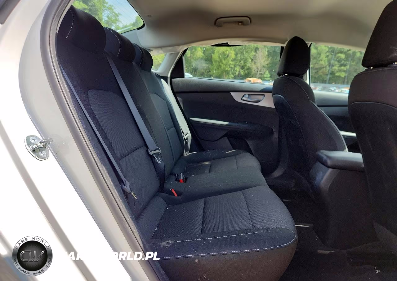 2023 Kia Forte Lxs VIN:3KPF24AD9PE657443 - 10